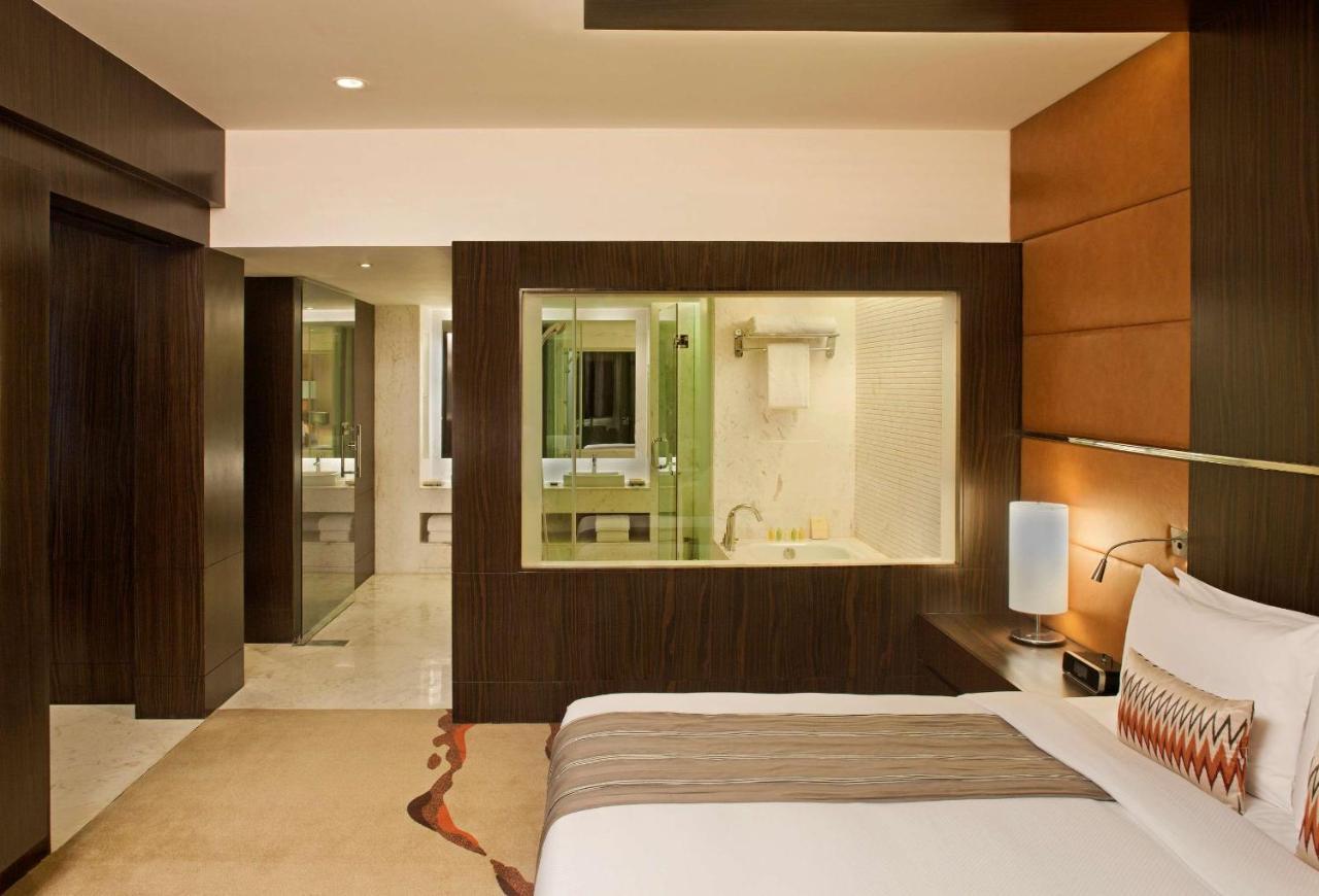 Radisson Blu Hotel Amritsar Exteriér fotografie A room at the Taj Bengal