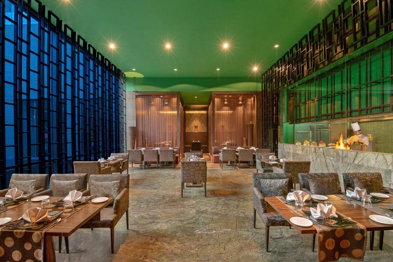 Radisson Blu Hotel Amritsar Exteriér fotografie The restaurant