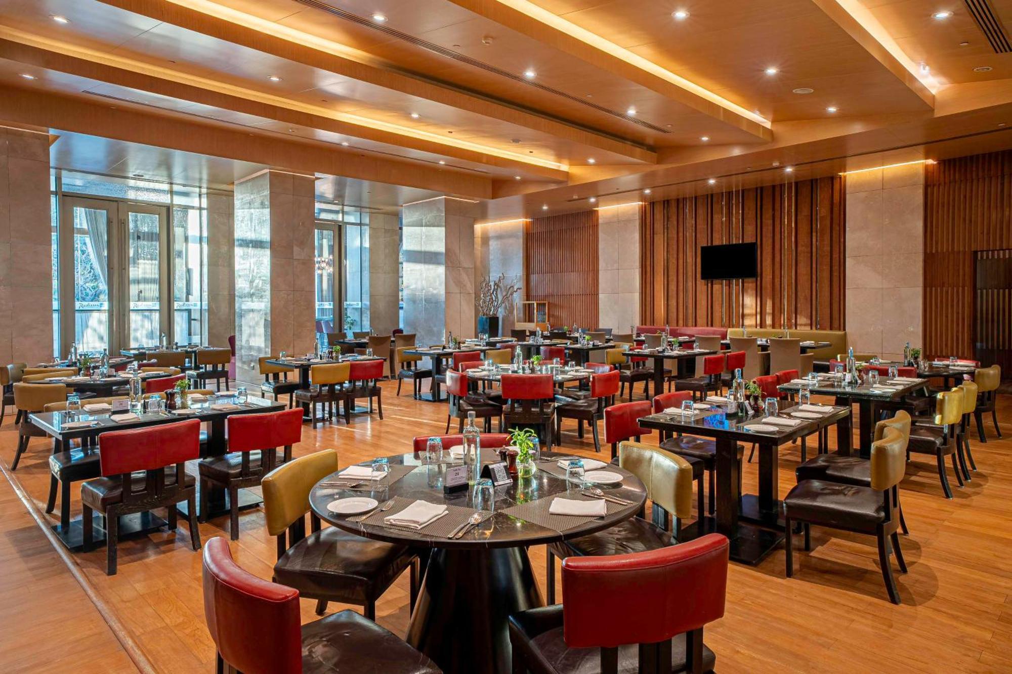 Radisson Blu Hotel Amritsar Exteriér fotografie The Park, Hyderabad