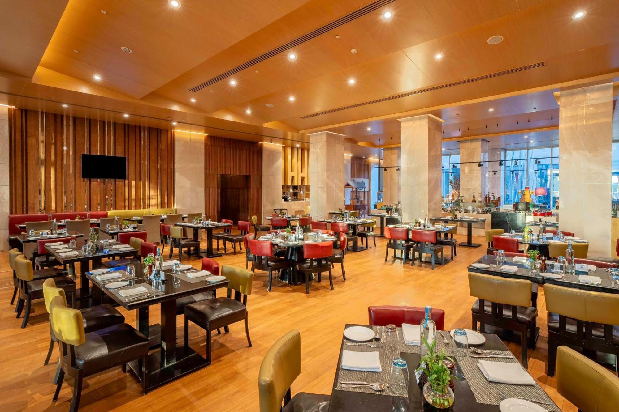 Radisson Blu Hotel Amritsar Exteriér fotografie The restaurant