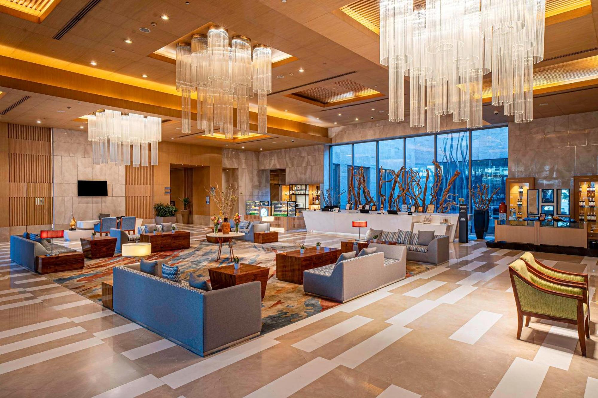 Radisson Blu Hotel Amritsar Exteriér fotografie The lobby of the hotel