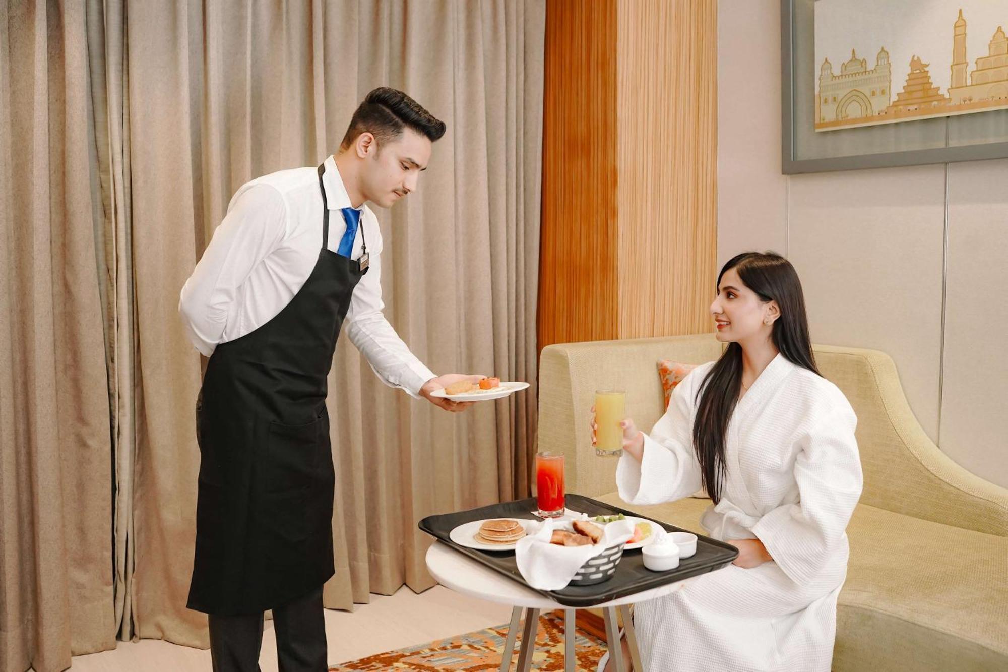 Radisson Blu Hotel Amritsar Exteriér fotografie Room service